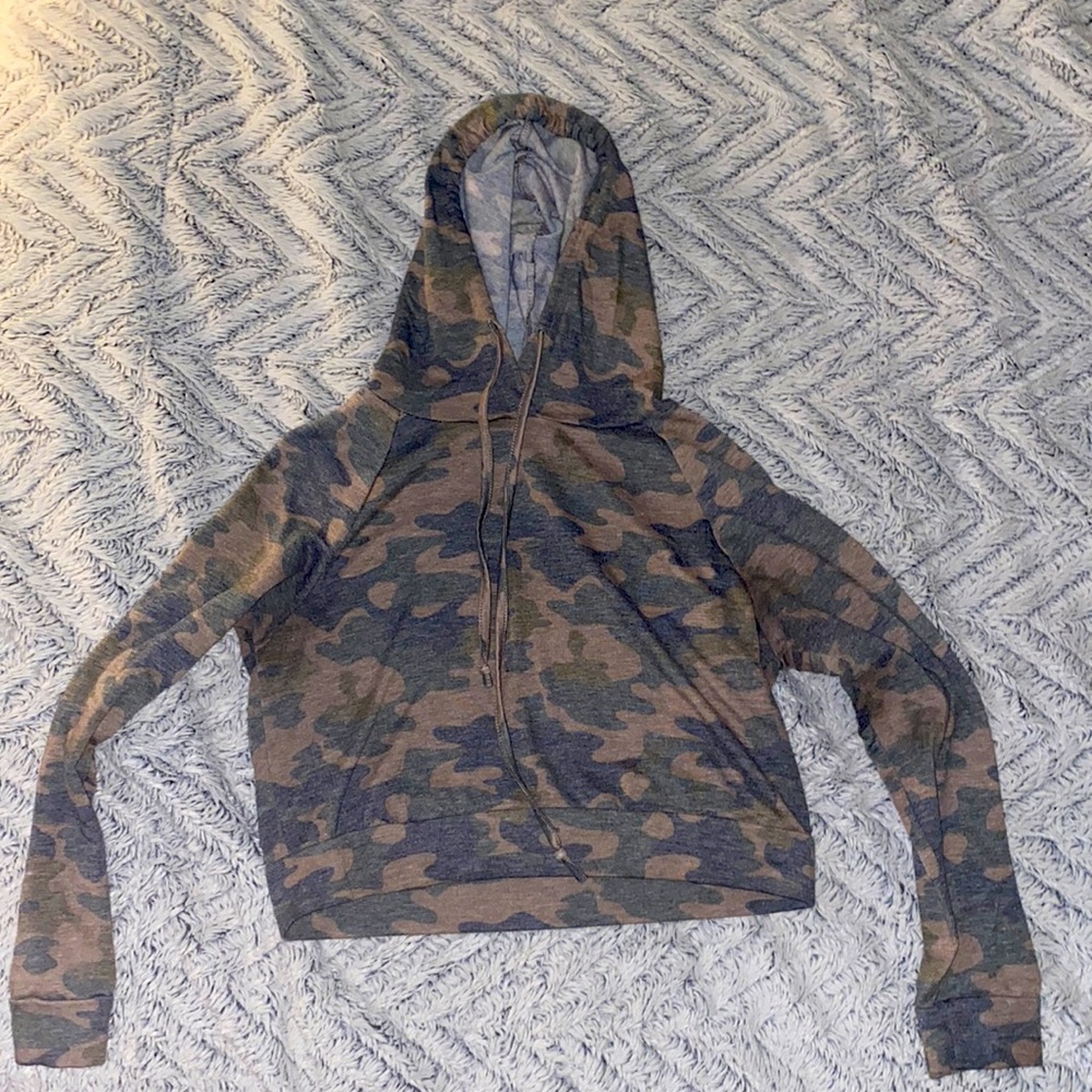Camo crop top sweatshirt